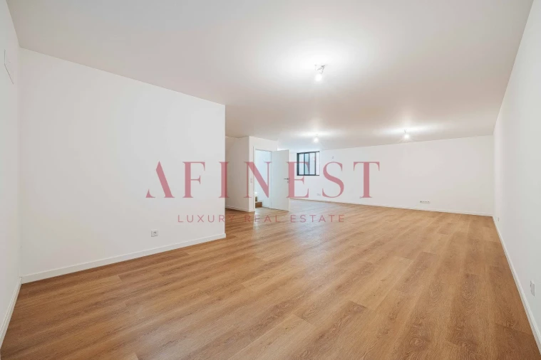 Moradia T4 para Venda em Alcabideche Foto 12