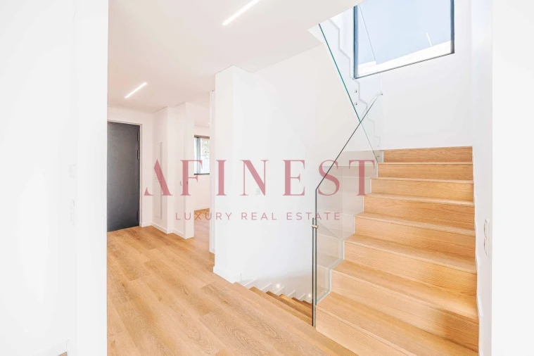 Moradia T4 para Venda em Alcabideche Foto 51