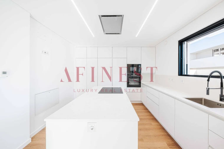 Moradia T4 para Venda em Alcabideche Foto 58