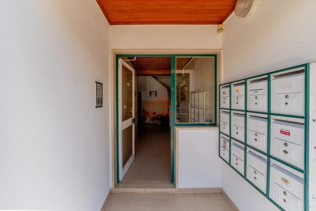 Apartamento T1 para Venda em Santa Maria, São Pedro e Matacães Foto 2