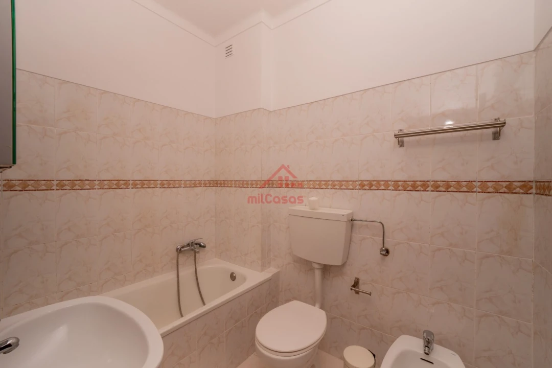 Apartamento T1 para Venda em Santa Maria, São Pedro e Matacães Foto 12