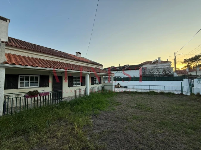 Moradia T5 para Venda em Charneca de Caparica e Sobreda Foto 2