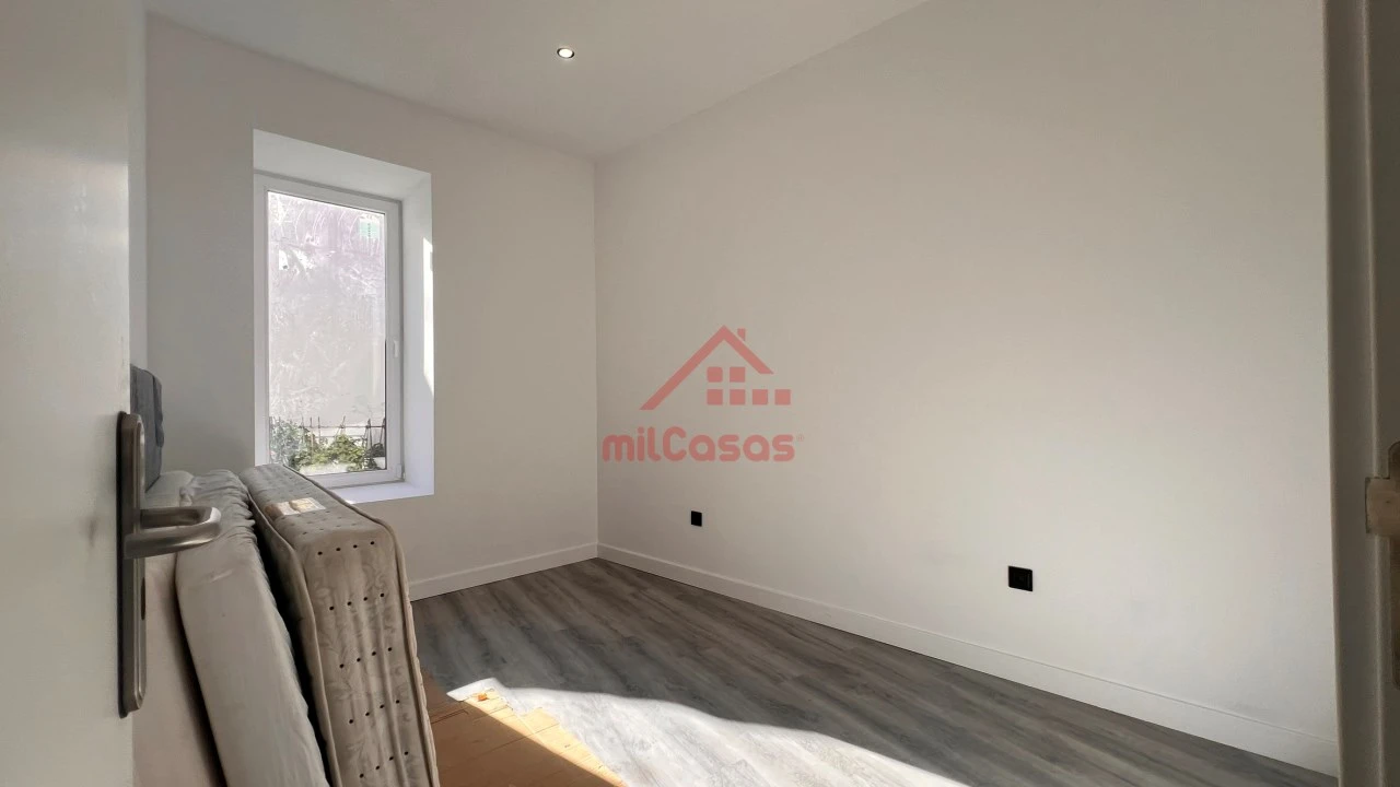 Moradia T2 para Venda em Dois Portos e Runa Foto 20