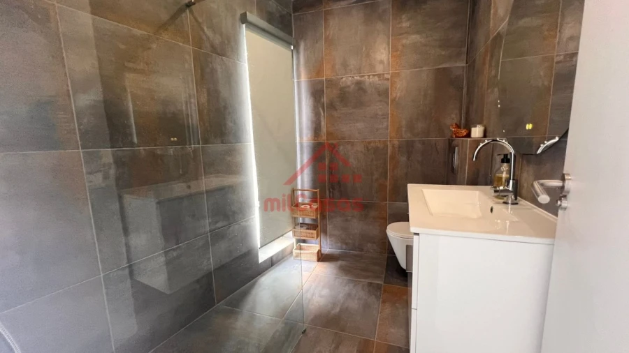 Moradia T2 para Venda em Dois Portos e Runa Foto 12