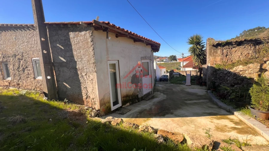 Moradia T2 para Venda em Dois Portos e Runa Foto 24