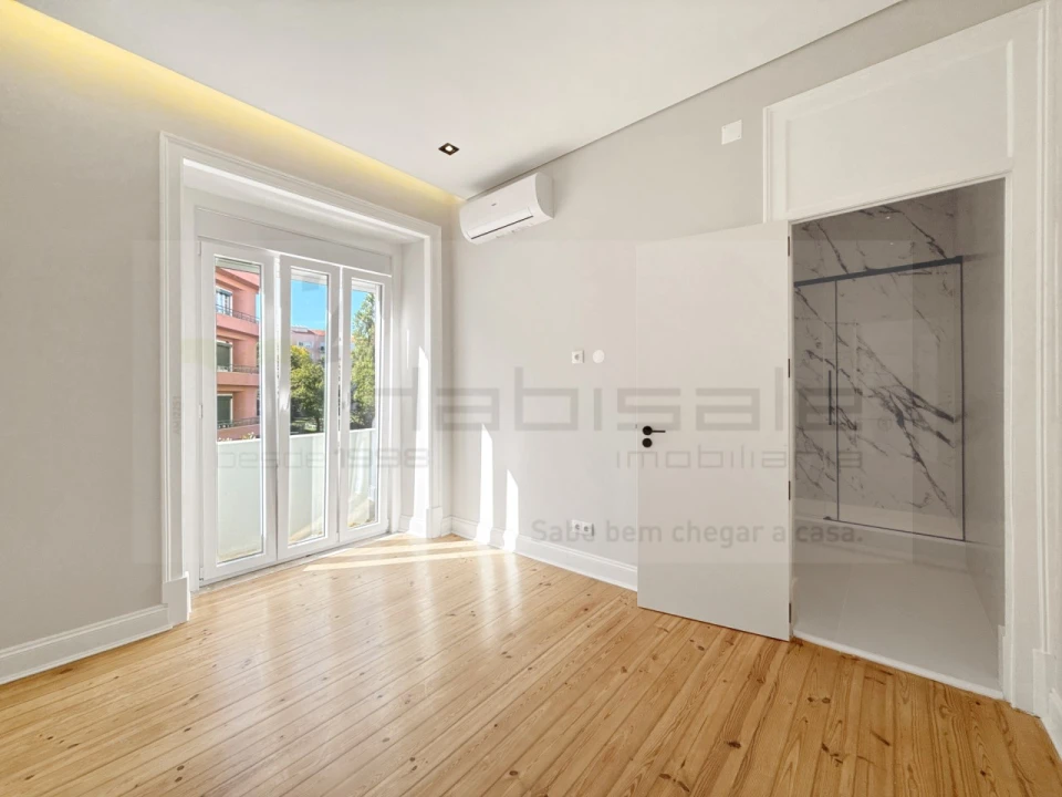 Apartamento T3 para Venda em Areeiro Foto 16