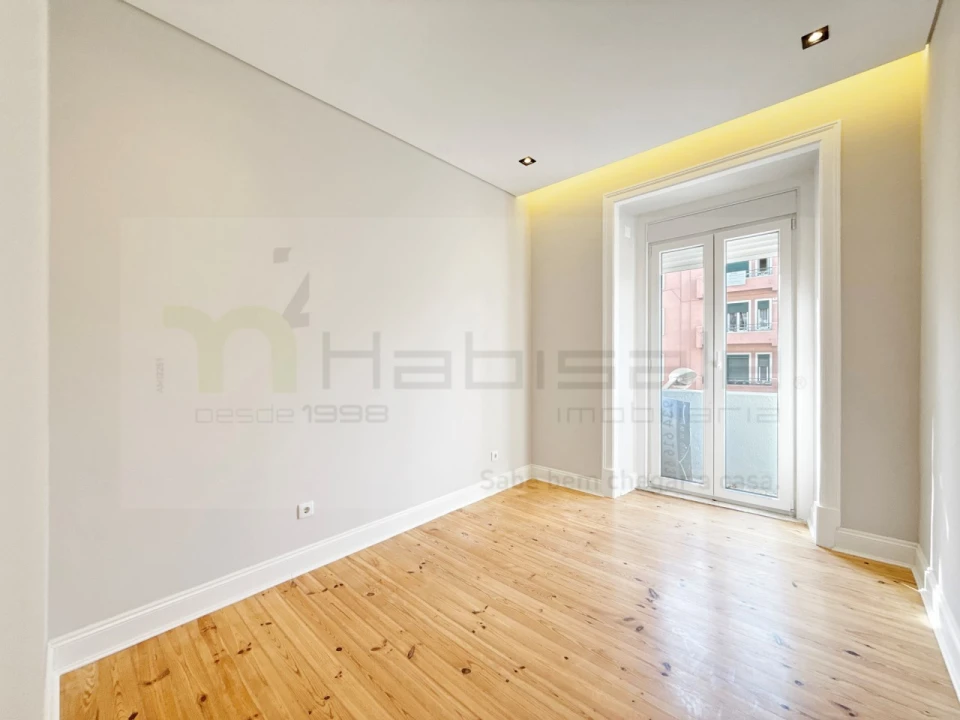 Apartamento T3 para Venda em Areeiro Foto 24