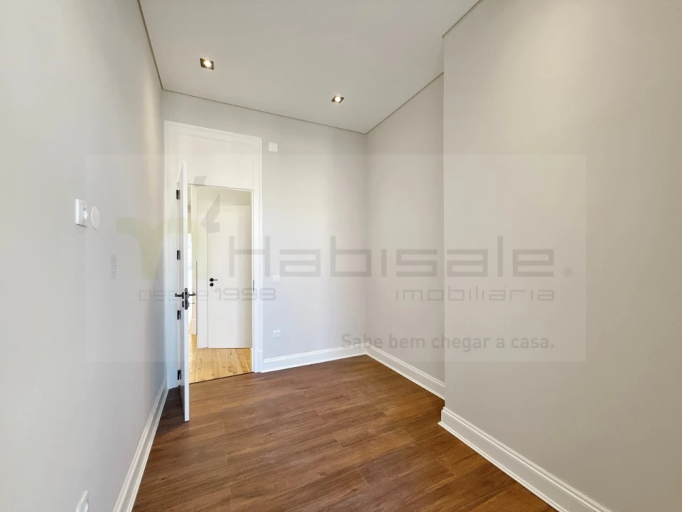 Apartamento T3 para Venda em Areeiro Foto 26