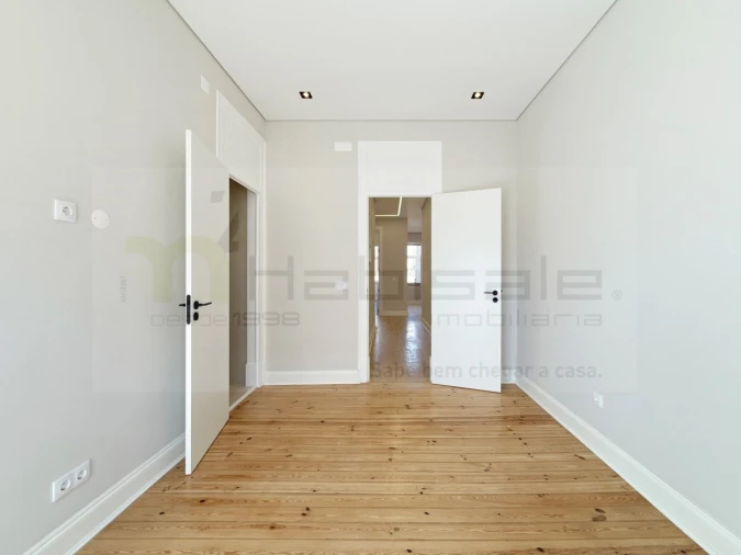 Apartamento T3 para Venda em Areeiro Foto 15