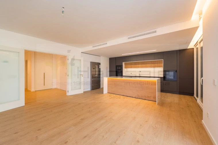 Apartamento T3 para Venda em Carcavelos e Parede Foto 10
