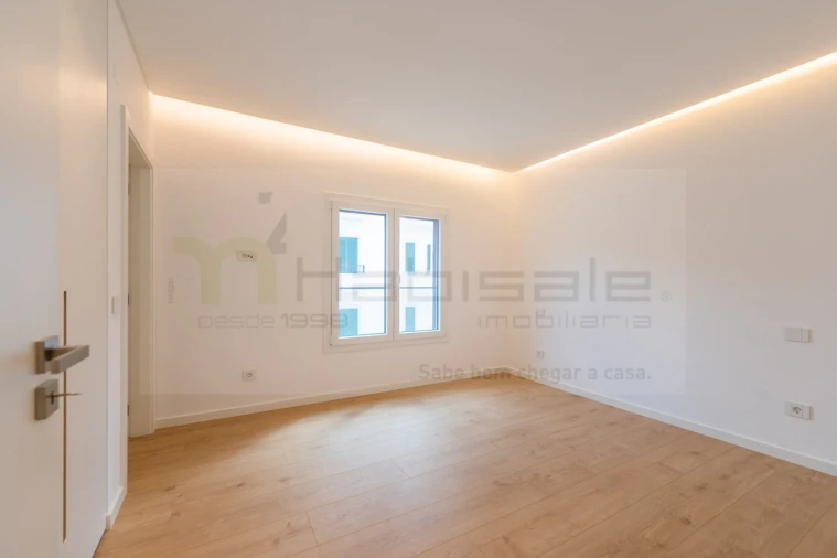 Apartamento T3 para Venda em Carcavelos e Parede Foto 16