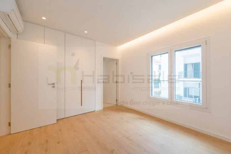 Apartamento T3 para Venda em Carcavelos e Parede Foto 17