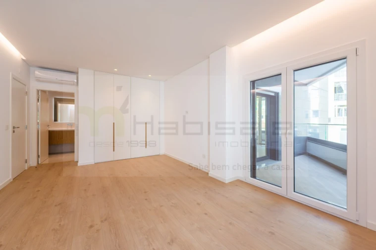 Apartamento T3 para Venda em Carcavelos e Parede Foto 22