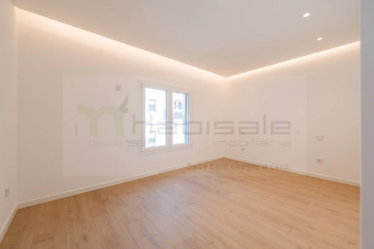 Apartamento T3 para Venda em Carcavelos e Parede Foto 27