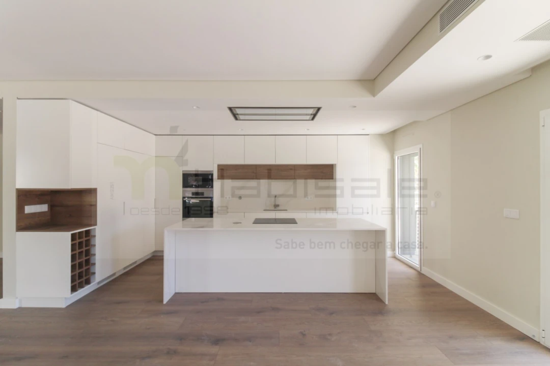 Apartamento T4 para Venda em Odivelas Foto 3