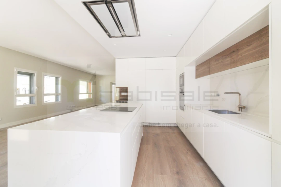 Apartamento T4 para Venda em Odivelas Foto 8