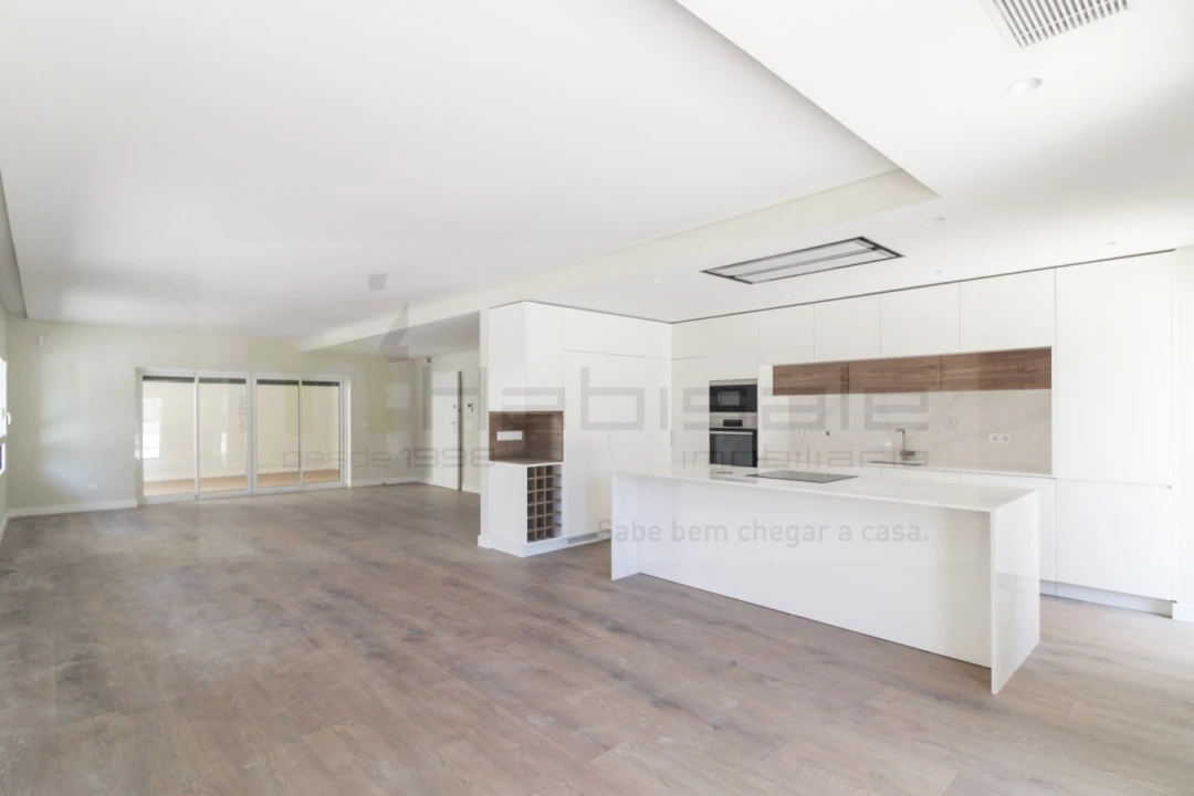 Apartamento T4 para Venda em Odivelas Foto 2