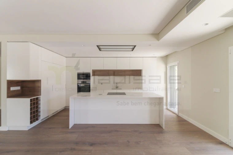 Apartamento T4 para Venda em Odivelas Foto 3