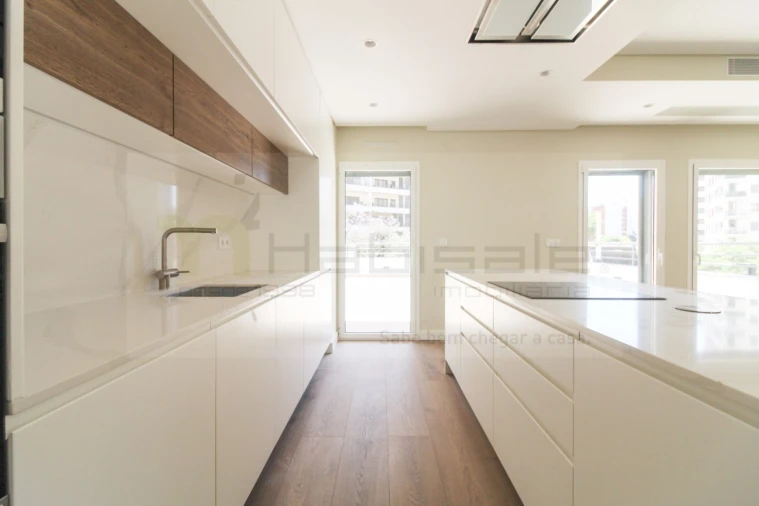 Apartamento T4 para Venda em Odivelas Foto 7