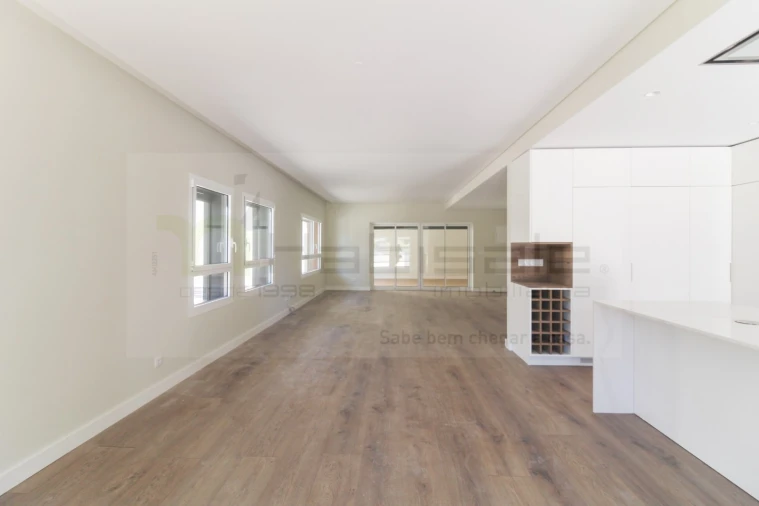 Apartamento T4 para Venda em Odivelas Foto 10