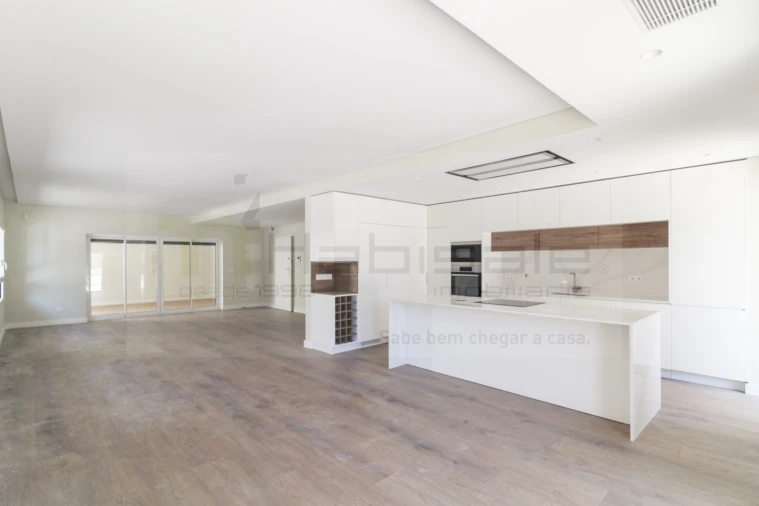 Apartamento T4 para Venda em Odivelas Foto 2