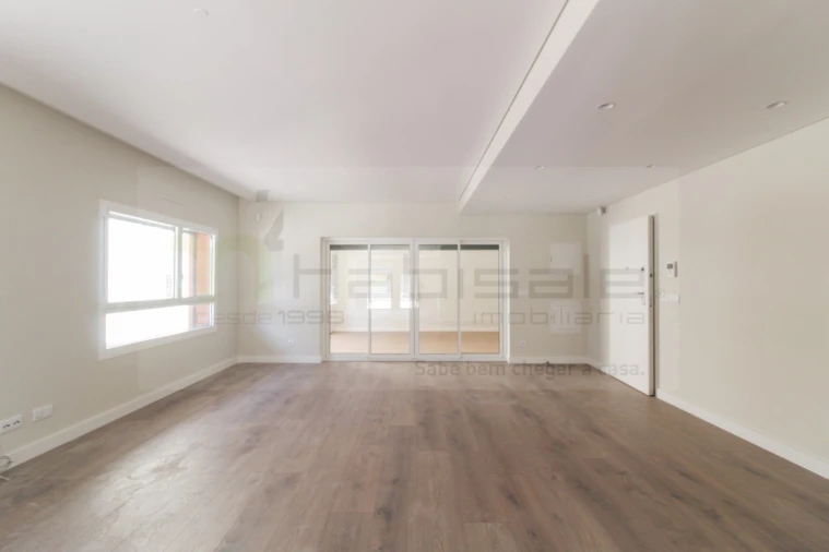 Apartamento T4 para Venda em Odivelas Foto 13