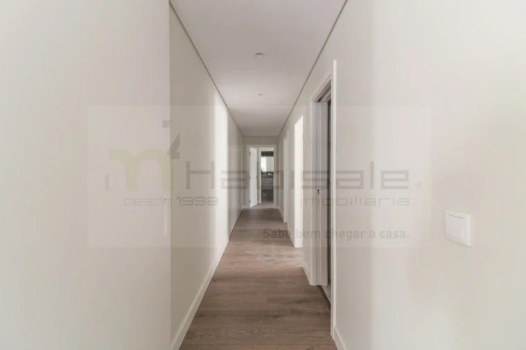 Apartamento T4 para Venda em Odivelas Foto 16