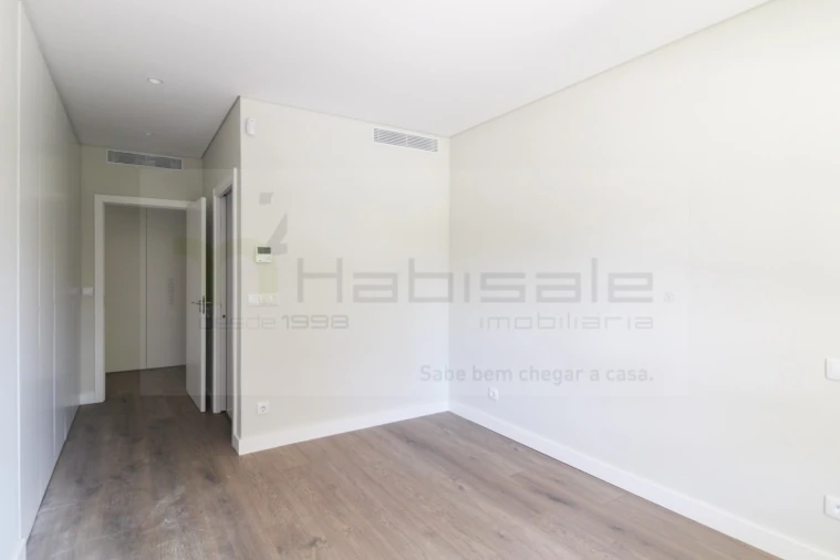 Apartamento T4 para Venda em Odivelas Foto 24