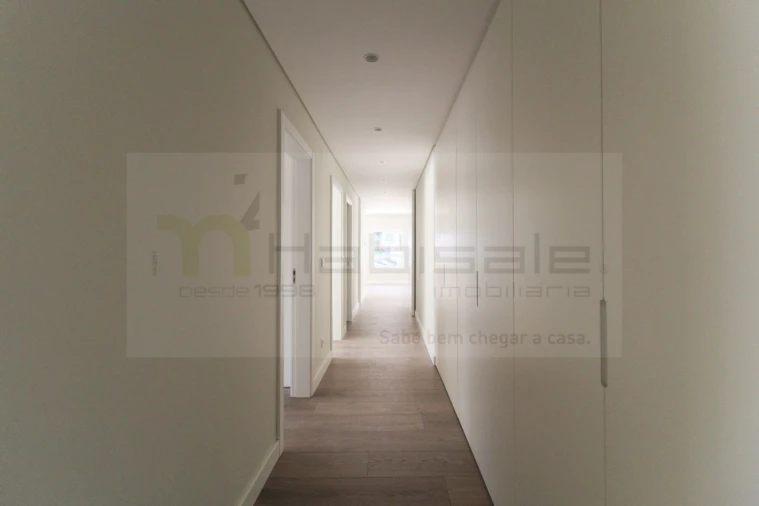 Apartamento T4 para Venda em Odivelas Foto 31