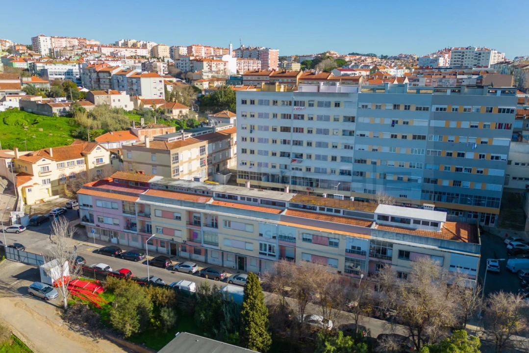 Apartamento T2 para Venda em Agualva e Mira-Sintra Foto 10
