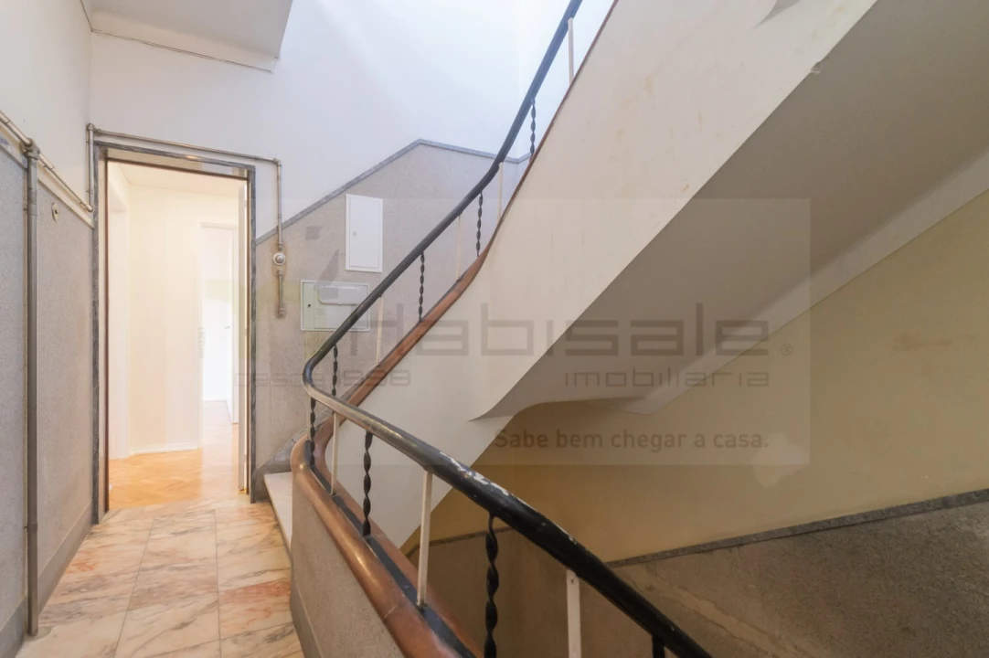 Apartamento T2 para Venda em Agualva e Mira-Sintra Foto 11