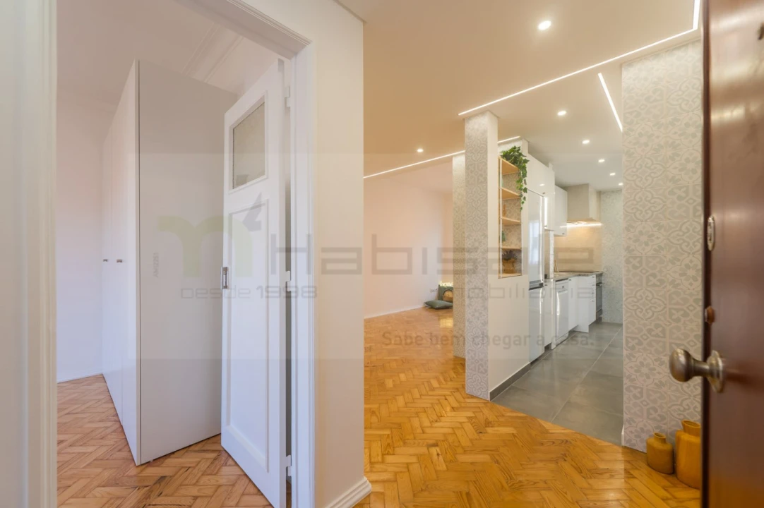 Apartamento T2 para Venda em Agualva e Mira-Sintra Foto 4