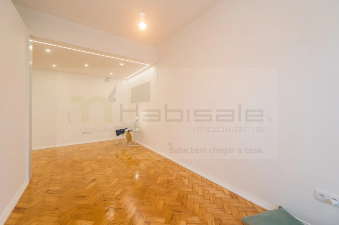 Apartamento T2 para Venda em Agualva e Mira-Sintra Foto 16