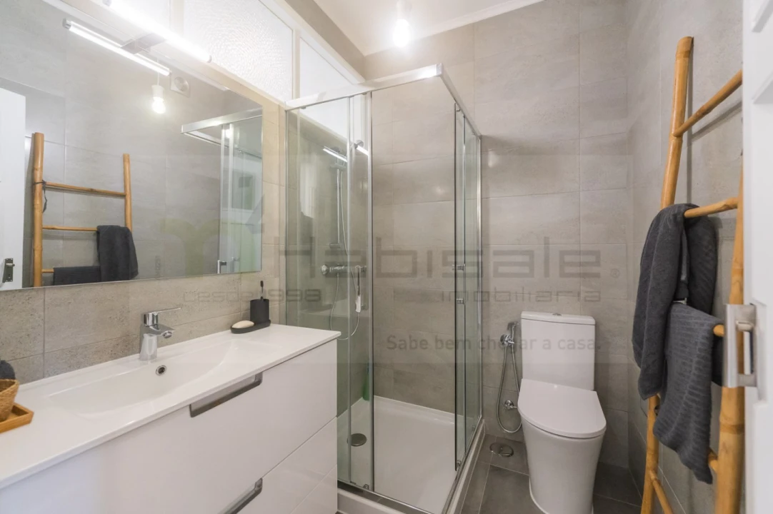 Apartamento T2 para Venda em Agualva e Mira-Sintra Foto 13