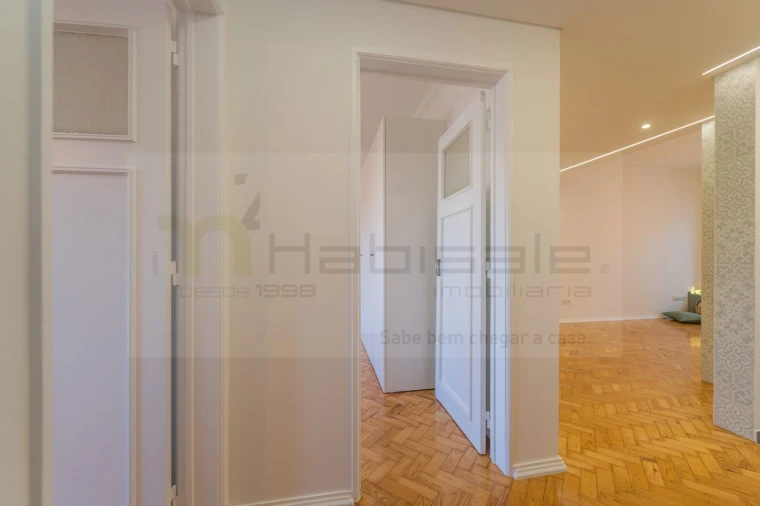 Apartamento T2 para Venda em Agualva e Mira-Sintra Foto 12