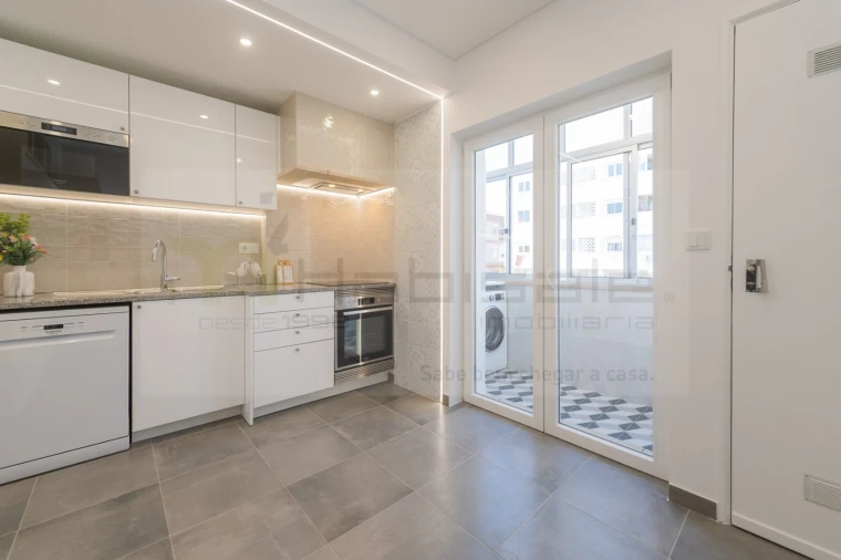 Apartamento T2 para Venda em Agualva e Mira-Sintra Foto 7