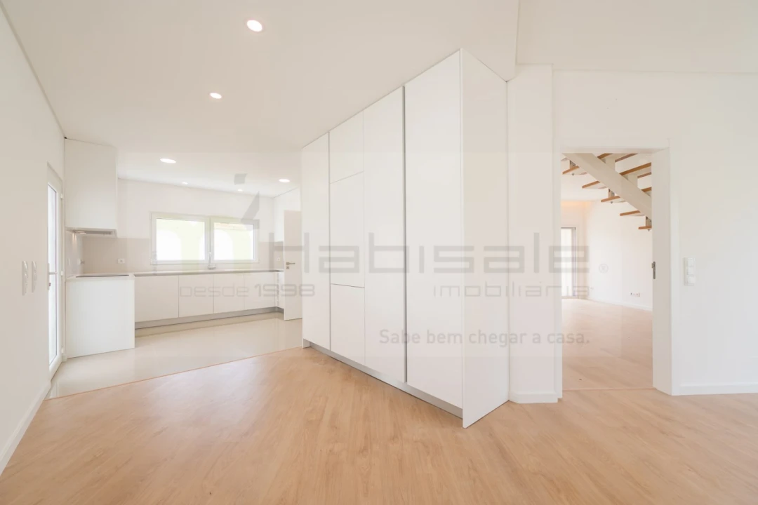 Moradia T3 para Venda em São Domingos de Rana Foto 12