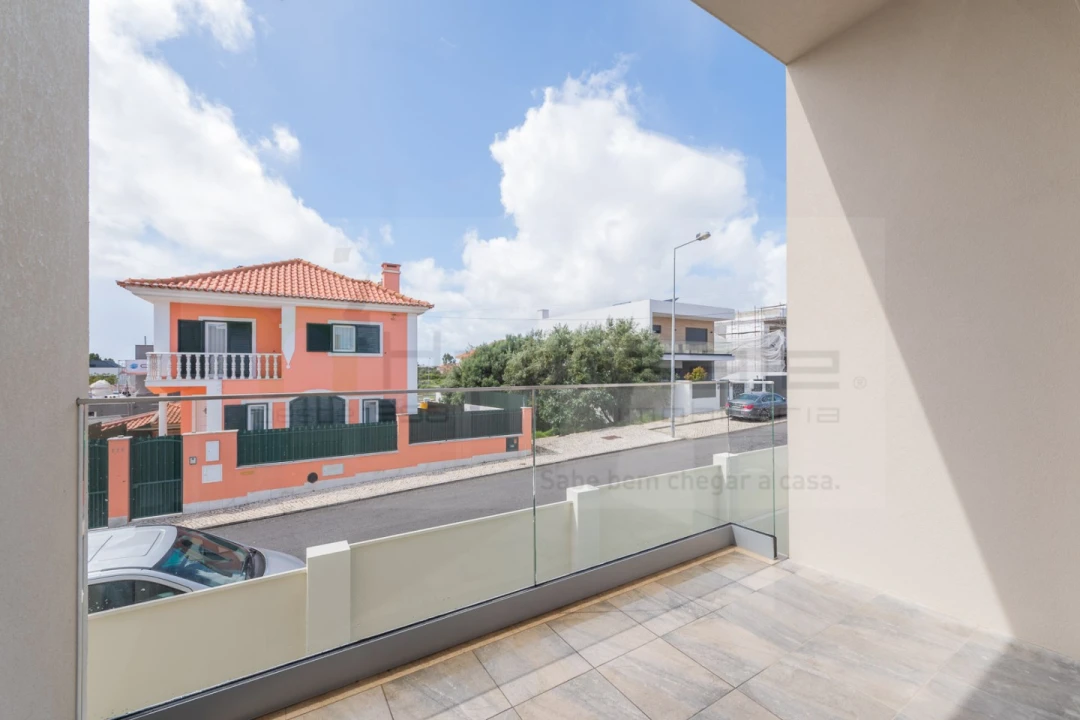 Moradia T3 para Venda em São Domingos de Rana Foto 36