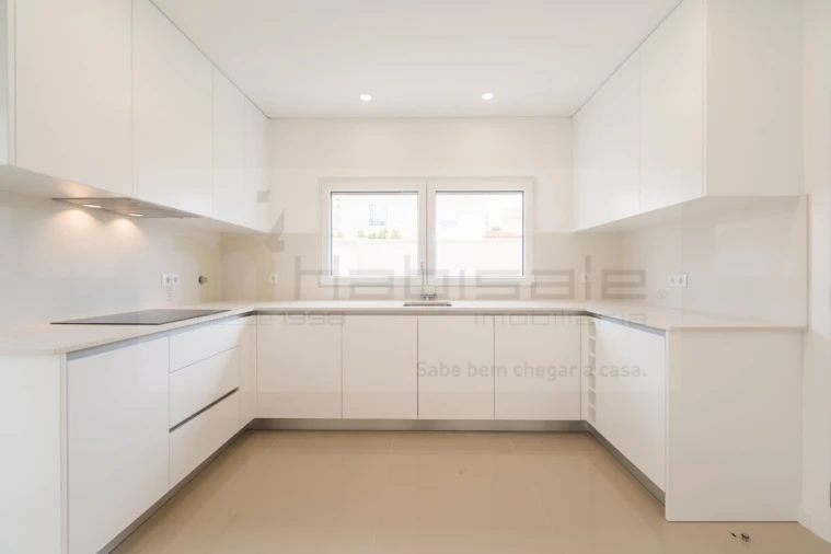 Moradia T3 para Venda em São Domingos de Rana Foto 3