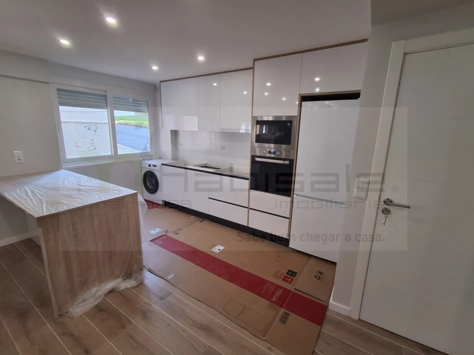 Apartamento T2 para Venda em Rio de Mouro Foto 9