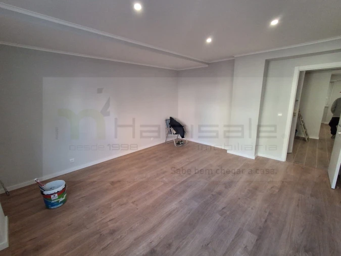 Apartamento T2 para Venda em Rio de Mouro Foto 4