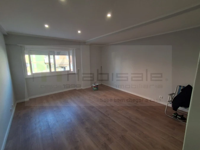 Apartamento T2 para Venda em Rio de Mouro Foto 5