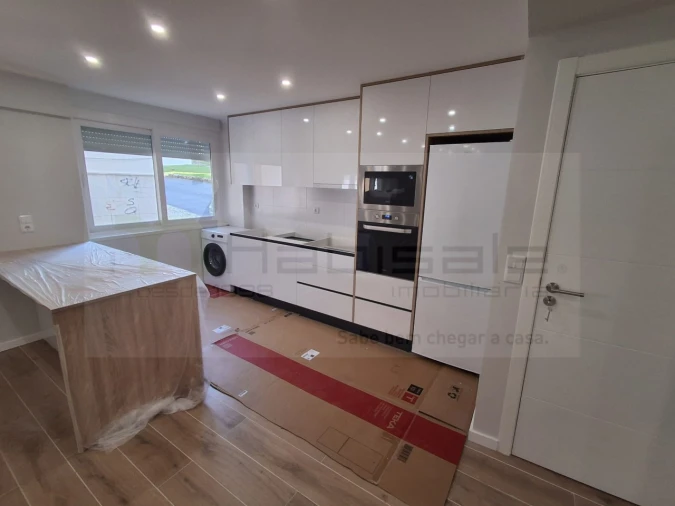 Apartamento T2 para Venda em Rio de Mouro Foto 9