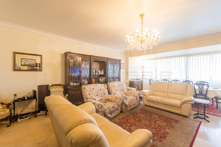 Apartamento T4 para Venda em Lumiar Foto 8