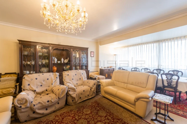 Apartamento T4 para Venda em Lumiar Foto 9