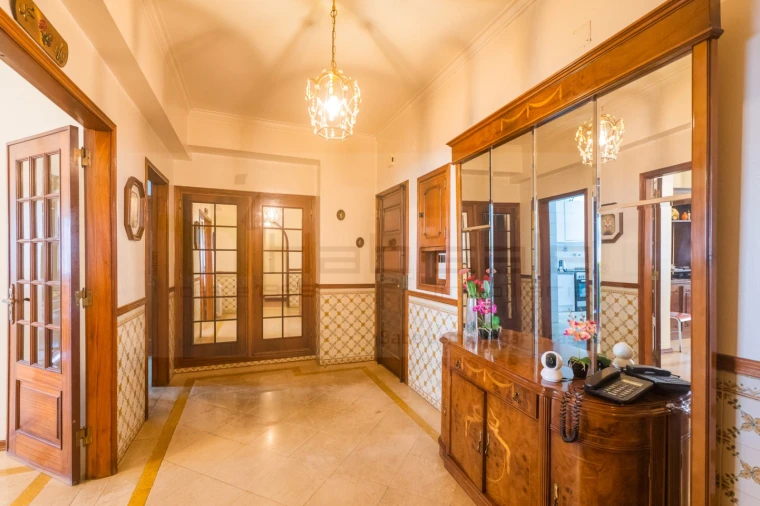 Apartamento T4 para Venda em Lumiar Foto 16