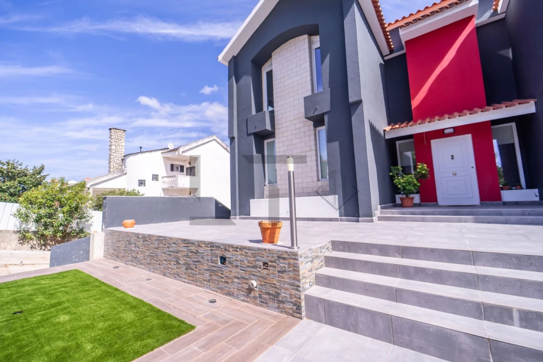 Moradia T6 para Venda em Corroios Foto 5