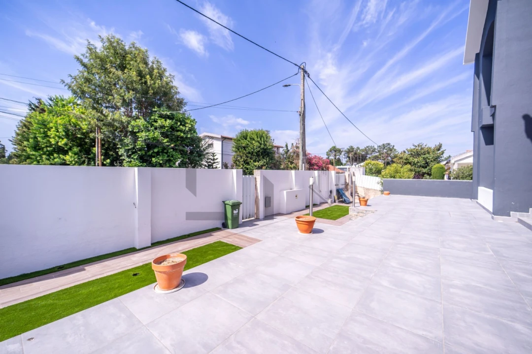 Moradia T6 para Venda em Corroios Foto 6