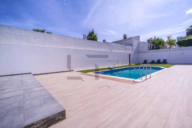 Moradia T6 para Venda em Corroios Foto 3