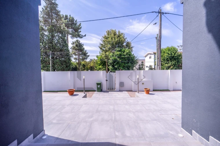 Moradia T6 para Venda em Corroios Foto 11